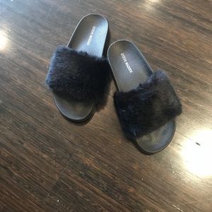 Steve Madden fuzzy black slides size 8